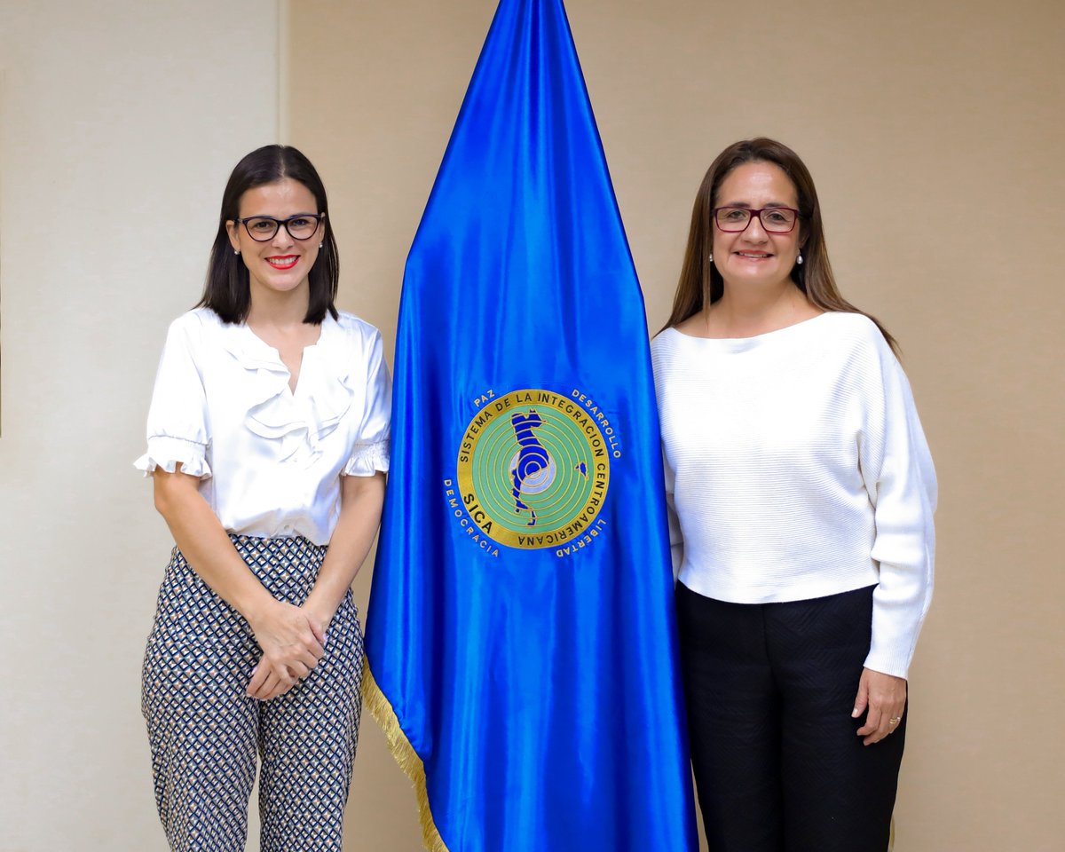 ESCO (@agenciaesco) on Twitter photo 📝En la #cooperacióninternacional, ESCO prioriza que los proyectos estén alineados con las apuestas nacionales y beneficien a todos los salvadoreños. Nos reunimos con Ingrid Figueroa, <a href="/sg_sica/">SICA - Sistema de la Integración Centroamericana</a>, para articular este trabajo y fortalecer el desarrollo sostenible en la región. 📝En la #cooperacióninternacional, ESCO prioriza que los proyectos estén alineados con las apuestas nacionales y beneficien a todos los salvadoreños. Nos reunimos con Ingrid Figueroa, <a href="/sg_sica/">SICA - Sistema de la Integración Centroamericana</a>, para articular este trabajo y fortalecer el desarrollo sostenible en la región.