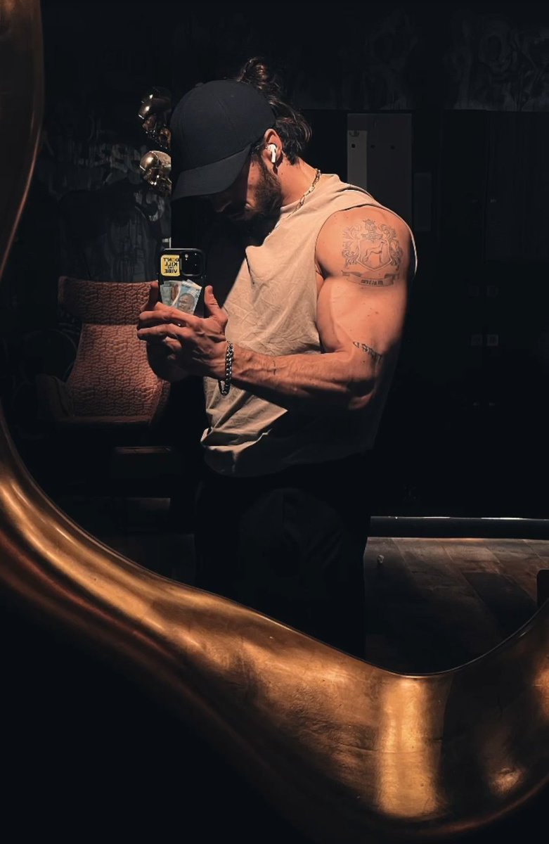 ㅤ

                   @ 𝐆𝐲𝐦  [ 🏠]
              Pre workout pic 📱.

#FreeRol 
#SexRol (Difusión)