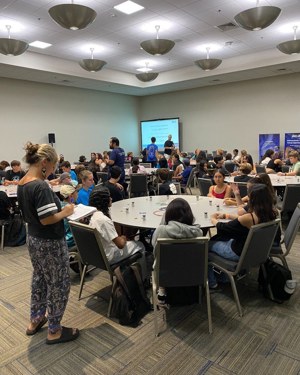 Last week, we had a wonderful time introducing the exciting field of #fusionenergy to over 250 middle and high school students at X-STEM San Diego, hosted by @usasciencefest! @D3DFusion, operated by GA on behalf of @Energy, hosted an engaging electromagnet workshop for students.