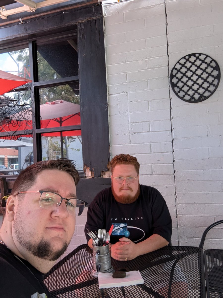 3DBLAST4EVER's tweet image. What the fuck @ccchristtt