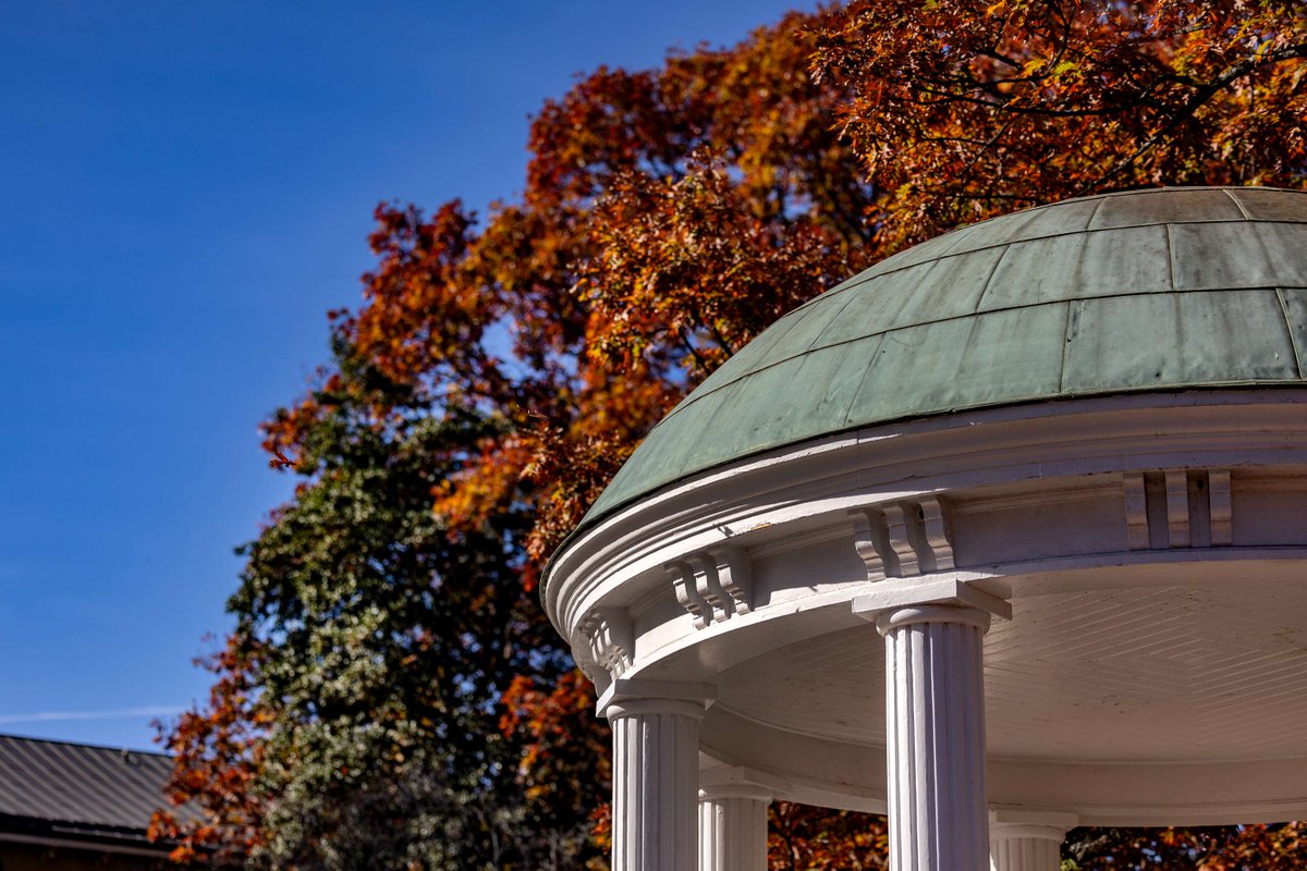 unccollege's tweet image. 🎉 Congratulations to the College&apos;s recipients of the 2024 Faculty Mentoring Awards.

Christopher Clark, associate professor of political science, and Jason Metcalfe, Bowman and Gordan Gray Distinguished Term Professor of @uncchmath, were honored for their outstanding mentorship.