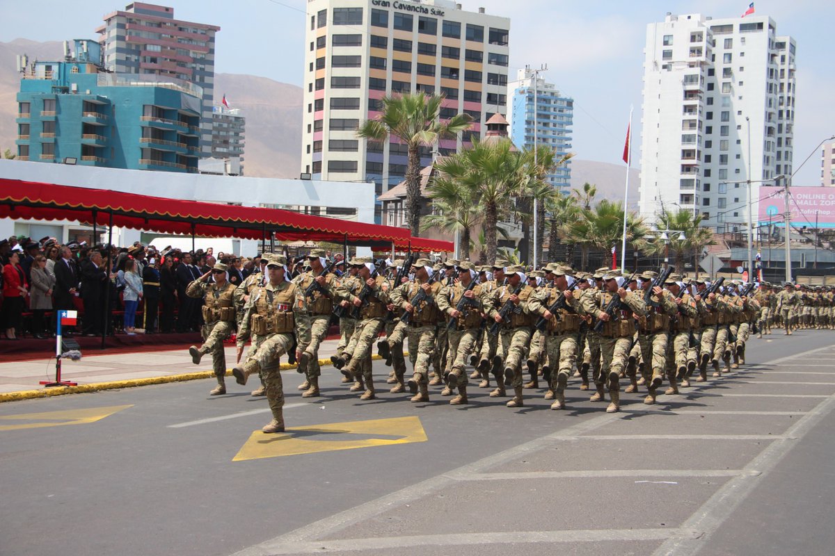 Hoy 18 de septiembre, se realizó la tradicional  Parada Militar  en la Guarnición de Iquique, con la participación de mas de 400 efectivos, quienes con disciplina y gallardía celebraron un nuevo Aniversario de La Independencia Nacional y Dia de las Glorias del Ejercito de Chile.