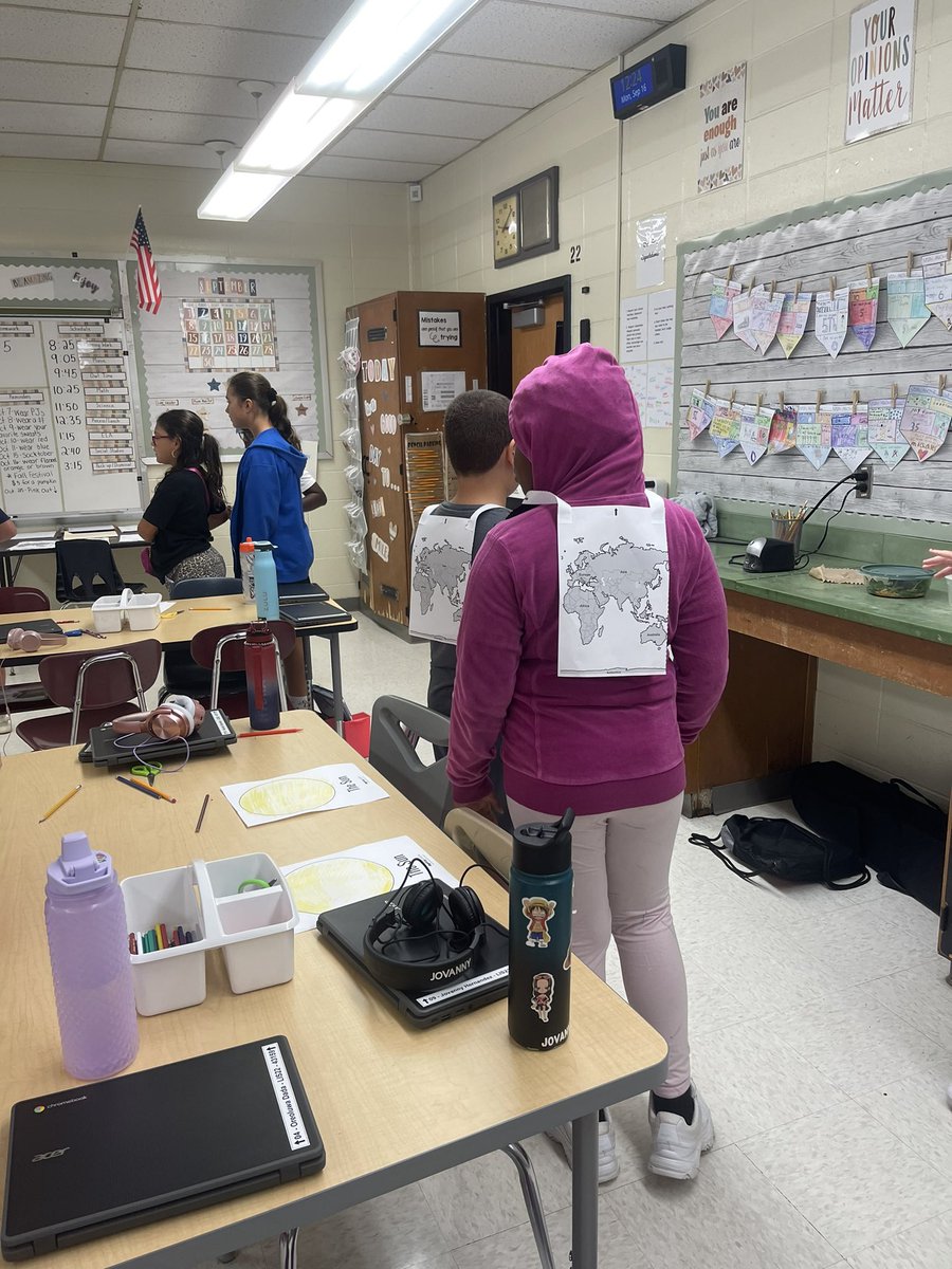 Ms. Brogan rocked her first science lesson this week 🙌🏻 She showed two different ways to model earth orbiting the sun ☀️ 🌎