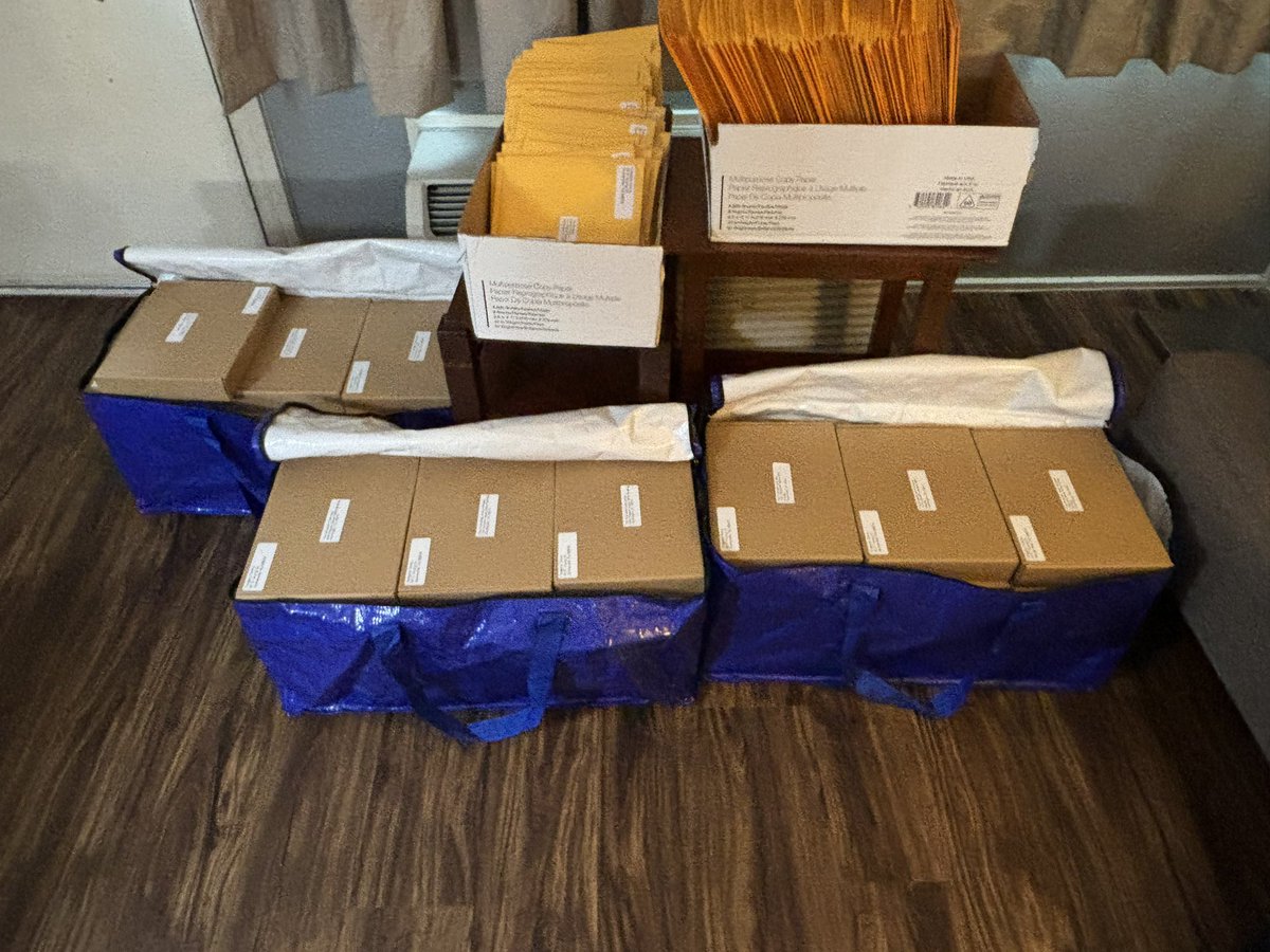 TheUAPanalyst's tweet photo. Mission complete! @DeclassifyUAP &amp; I dropped off 140+ copies of @LueElizondo book/UAPDA/Letter to Congress, informed 100s of staff members on the issue, ran into @marcorubio, saved @MikeTurnerOH for last and mailed letters/UAPDA to all other congresspeople! #uap #ufo #uapx #ufox https://t.co/qgpiSGYO1f
