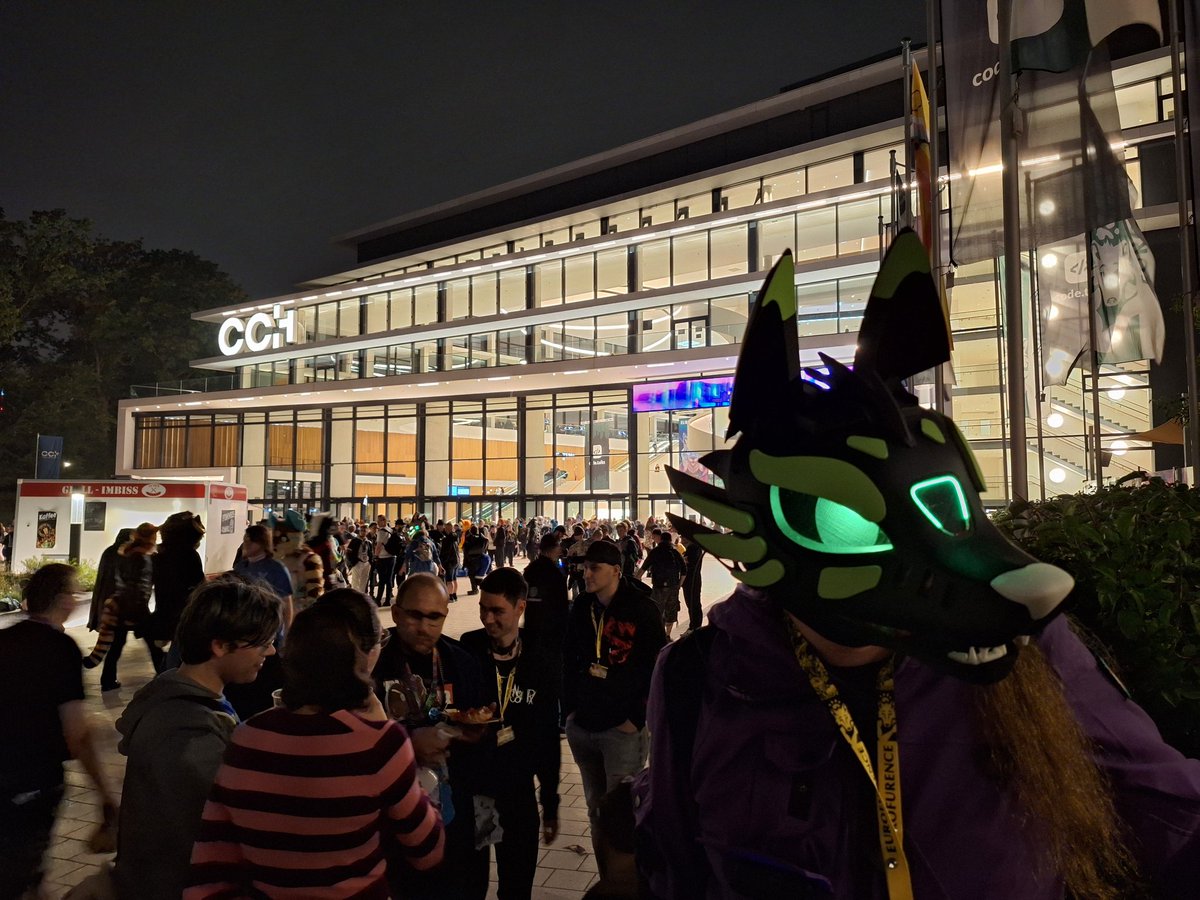 Viviyeen tweet media