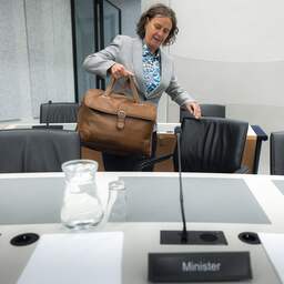 In 100 woorden | Kabinet wil opt-out bij Europees asielbeleid: wat betekent dat? dlvr.it/TDPVwG