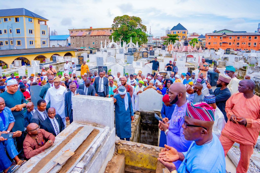jidesanwoolu's tweet photo. Today, on behalf of the President and the Lagos State Government, Dr. Obafemi Hamzat and I were at the gravesite of Dr. Naheemdeen Adeshina Ekemode, the Olori Ebi of the Tinubu Family.

Dr. Ekemode had a distinguished career of over 50 years and once held the position of Chairman of the Lagos State Hospital Management Board, where he played a crucial role in shaping healthcare policies and improving medical services in the state.

Dr. Ade Ekemode was an elder statesman, a cherished family member, and a strong pillar of the Muslim community. His legacy of service, compassion, and commitment to excellence will continue to inspire us.