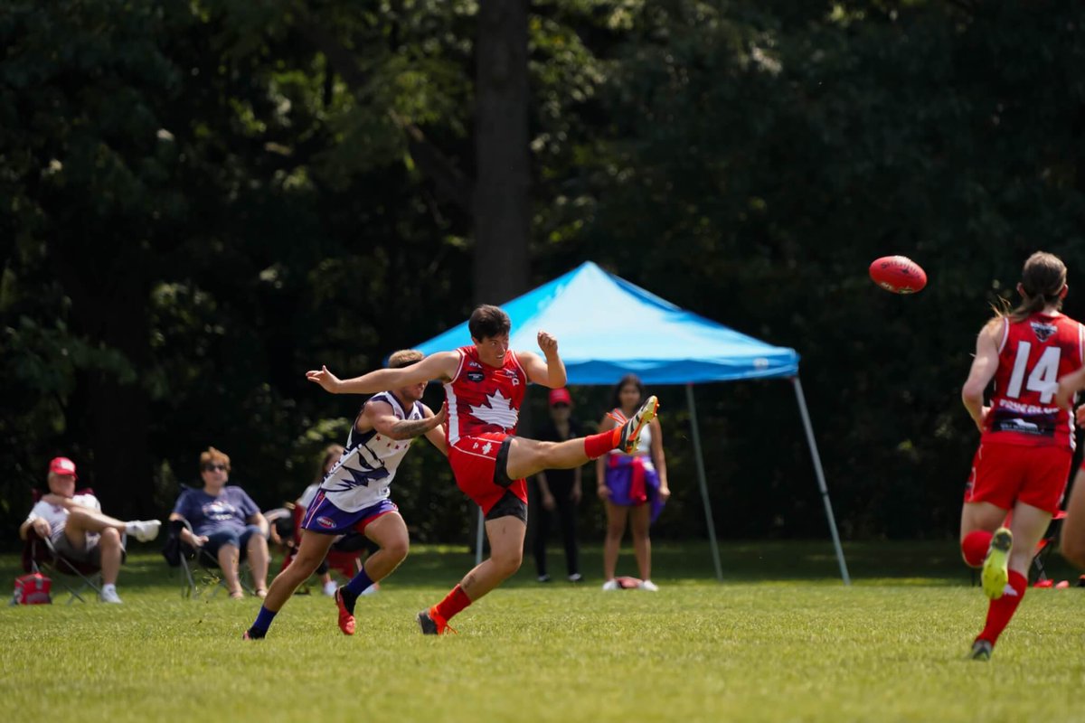 ENTREVUE EXPRESS avec Eric Escaravage, joueur de football australien, qui parle de sa passion pour ce sport en pleine croissance au Canada. ⚽️🏈🏉onfr.tfo.org/eric-escaravag…  #onfr