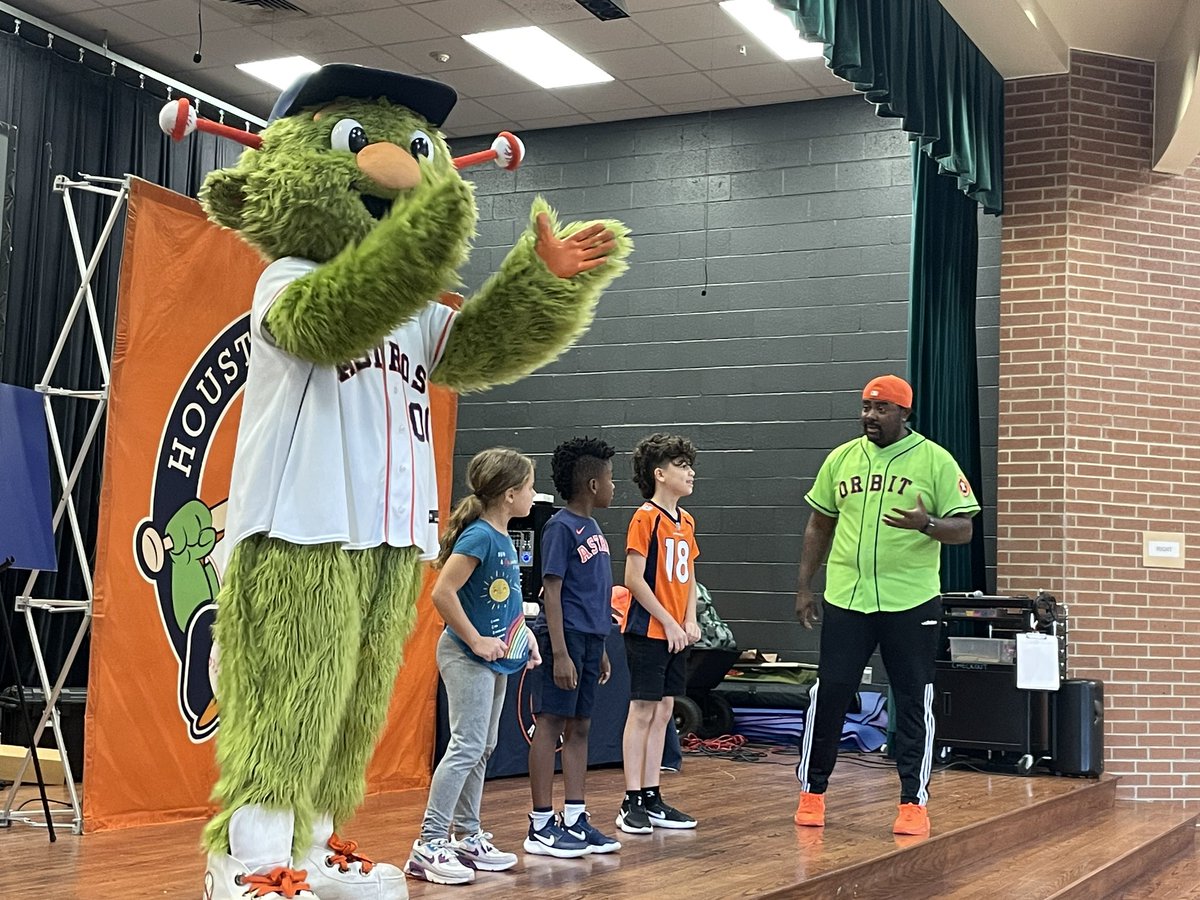 What an awesome day to be a <a href="/HumbleISD_LSE/">Lakeshore Elementary</a> Leopard! We received a surprise visit from Orbit! #WeAreLakeshore #Astros