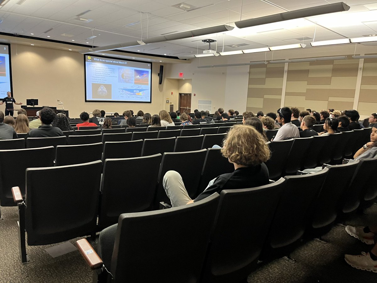 JenJT33's tweet image. UCF NASA MUREP Ss were treated to lab tours of the Machine, CATER, Detonation, Sound Wave, &amp;amp; chem labs! Presentations from the mentors, Dr. Vasu himself &amp;amp; Hypersonic Challenges were highlights of the very full day at UCF. Thank you @JustinUrso &amp;amp; team for everything! @MCPS_choice