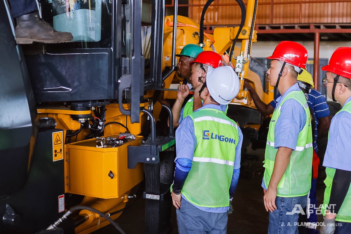 JAPPGH's tweet photo. With the expertise of the Ghana Armed Forces, our dedicated staff, and LiuGong expatriates, we assemble every machine with precision and care.

#RuggedPerformance #ReliableService #drip2024 https://t.co/DhXongaAyB