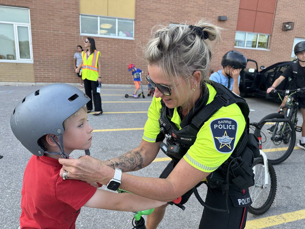 BarriePolice's tweet photo. What a beautiful day for a bike rodeo today at Ardagh Bluffs Public School. #BarriePolice was thrilled to partner with @Barrie_Fire, @SMDhealthunit, @CAASCO, @BPL_inthecity and Firebird Community Cycle as we all work collaboratively to keep all our children safe. https://t.co/5cMzoK3p5J