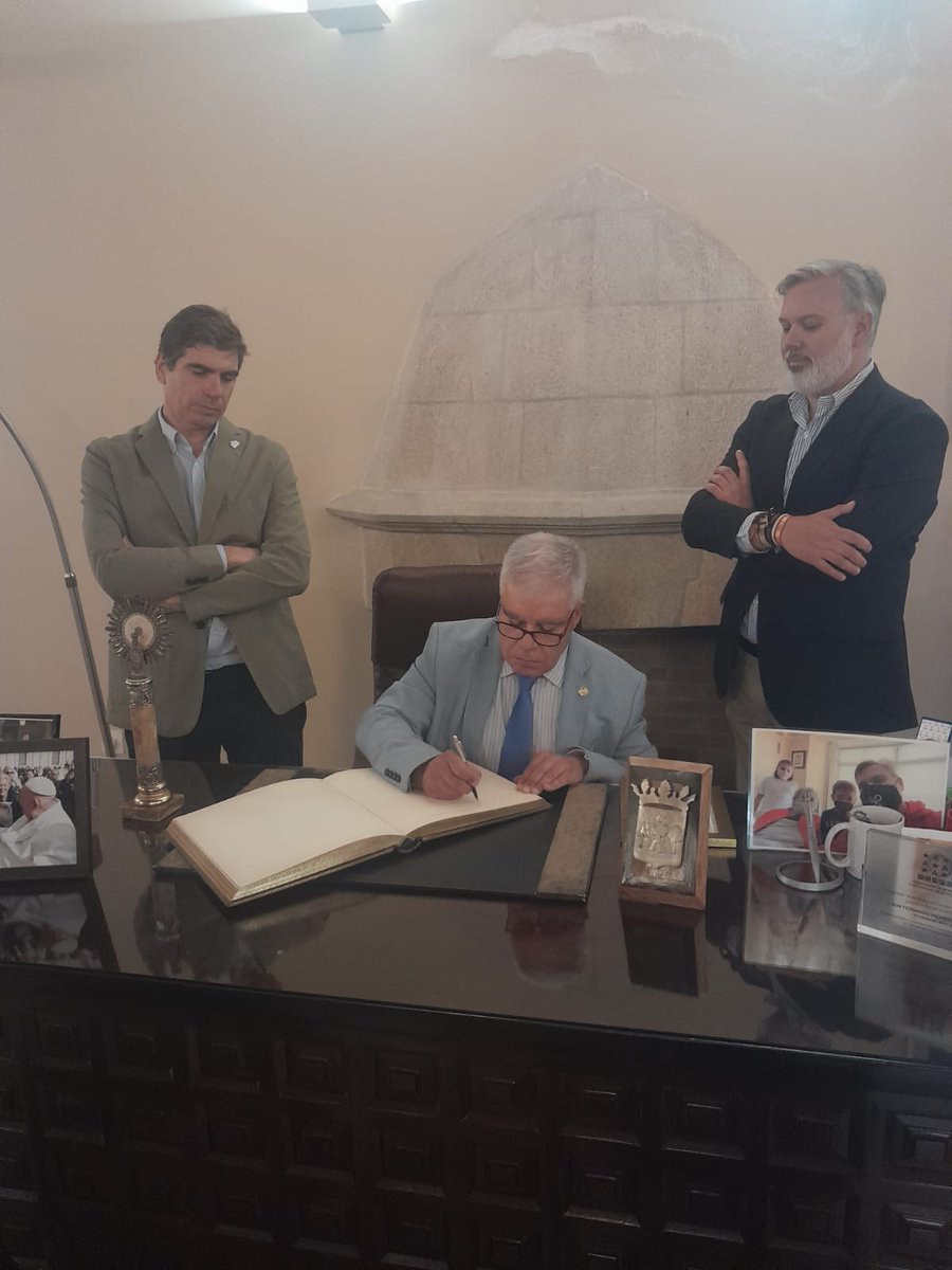 UEx Plasencia tweet media