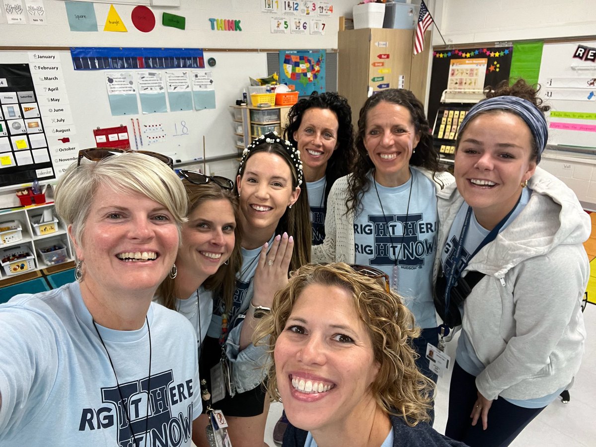 loadsoffunin121's tweet photo. Love is in the air since our beloved Miss Reynolds is ENGAGED!!!! We are sooo happy for you and Mr Matt! @WayToBeIn123 🤍🤍🤍💍 https://t.co/ND1VAtpFms