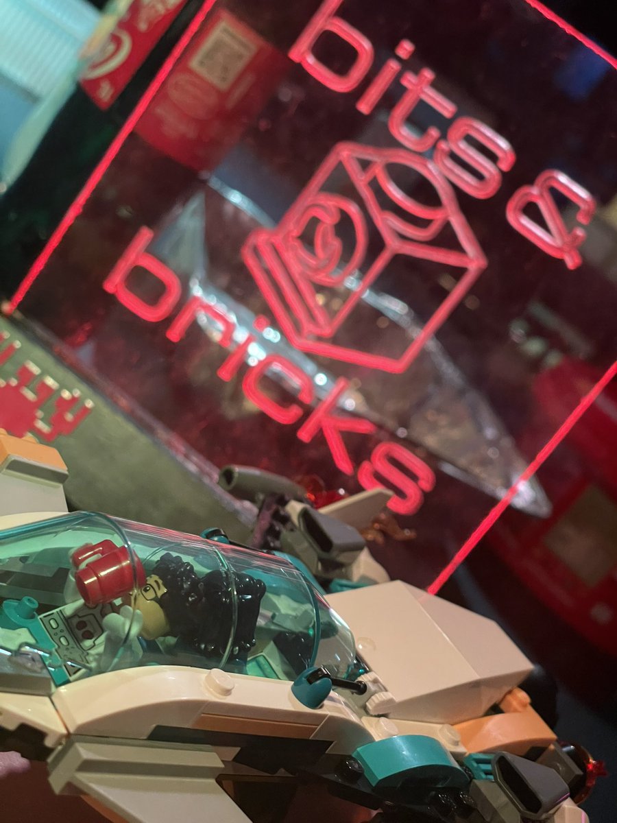 BITS &amp; BRICKS <a href="/cbase/">c-base e.V.</a> 

Freitag 20.09. ab 19:00
Rungestr. 20, 10179 Berlin

Offener Stammtisch zum Thema #Klemmbausteine. 
Digitales Design am Rechner mittels #BrickLink Studio oder reale Implementierung mit #Noppensteinen.