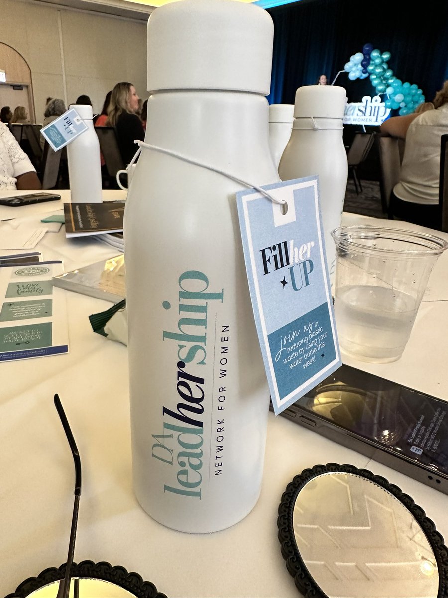 Love the intentionality at this <a href="/DA_Leadership/">DA Leadership Institute</a> event! Stellar content, personal vision boards, inspiring stickers, thoughtful reflection. <a href="/AmyDujon/">Amy Dujon</a> - your team has outdone themselves!