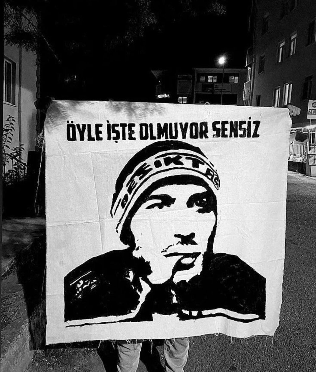 ScoriaHools's tweet photo. Anla beni gidecek yolum yok... https://t.co/aOA7VtMpDy