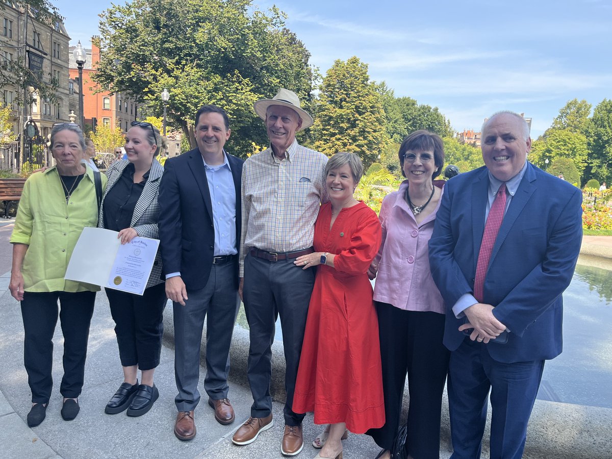 We're still basking in the glow of yesterday's ribbon cutting ceremony at the child fountains in the Public Garden⛲ 🌷 🌺 🌾   #threeparks #thankyou