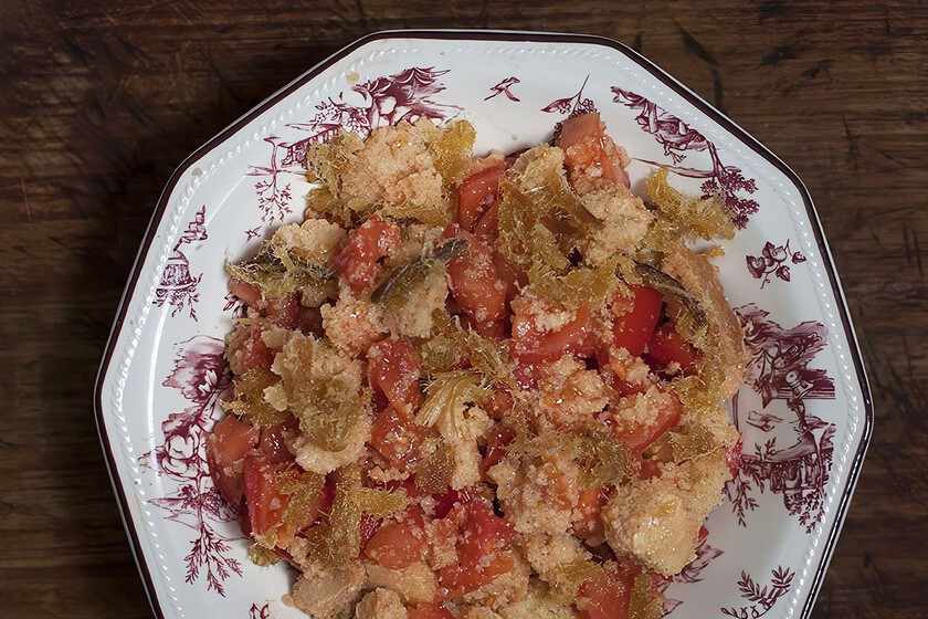 La ensalada típica de Ibiza y Formentera que comían los pescadores en alta mar es tan desconocida como deliciosa dlvr.it/TDPcb8