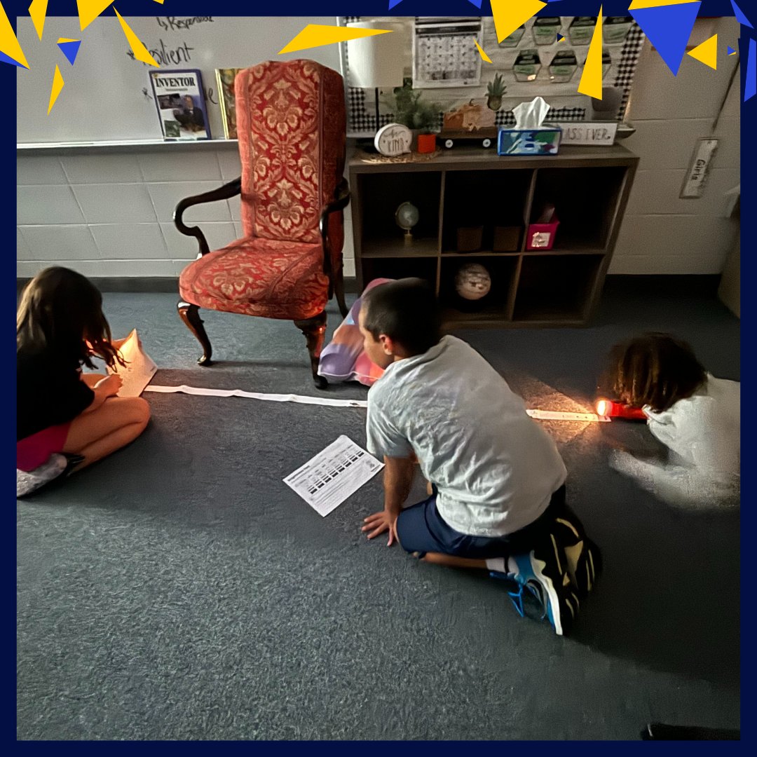 309Shes's tweet photo. 5th graders are testing and observing the brightness of stars at different planets. https://t.co/dRerzZrMXH