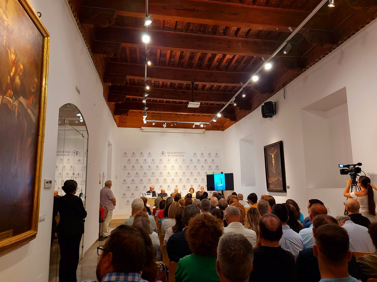 La fantástica presentación de esta noche de nuestra última publicación "Las técnicas escultóricas barrocas a través de la obra de #PedrodeMena y Medrano", de la restauradora Dra. María Dolores Blanca López

En el <a href="/ccnuevoinicio/">Centro Cultural Nuevo Inicio</a> y con la librería <a href="/CruzDeElvira/">Librería Cruz de Elvira</a>