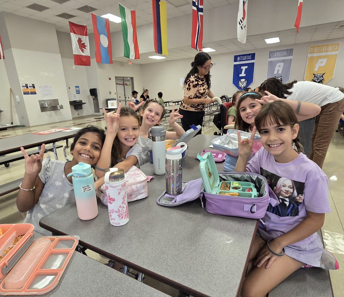 Ms_Waltmon tweet media