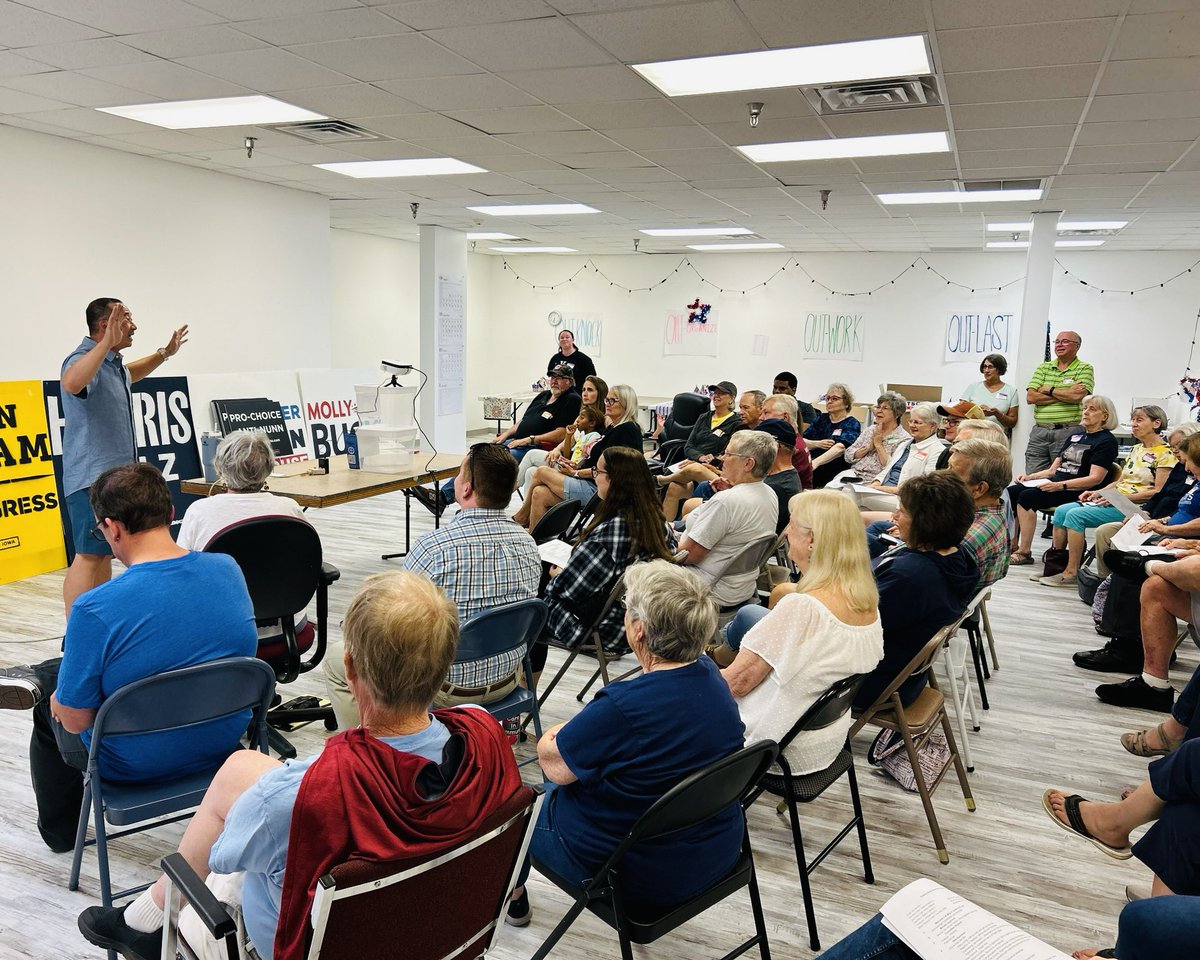 Grateful to the Ankeny Dems for hosting me last night. Inspiring to see a room full of people fired up to elect Dems up and down the ticket! Let's do this! #TeamBaccam