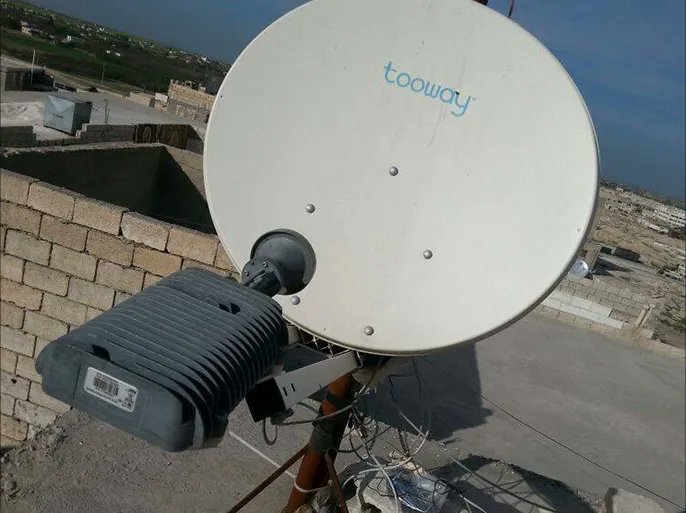 بخصوص الإنترنت الفضائي الكثير مستغرب لماذا اليمن فقط تحصل على هذه الخدمة في الشرق الأوسط فيما هناك دول كثير قادرة على إدخال الخدمة ومع ذلك لم تقم أي دولة بطلب الخدمة، وذهب الكثير من العميقين يحللون الموضوع وانه هناك مؤامرة أمريكية تسهدف اليمن ويريدون التجسس على الشعب اليمني ومن