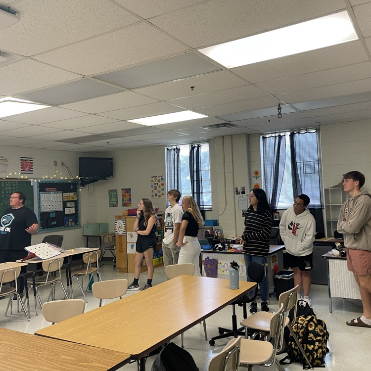 WeAreHickory's tweet photo. Today, we kicked off our Advisory Program! 🫶🏽All sessions discussed the importance of Community and Connection through engaging activities and discussion! We challenge each Hawk to find their place in the Nest! #advisory #empower #everyhawk #hawkyeah #flyfearlessly https://t.co/ch9EHJ4IV3