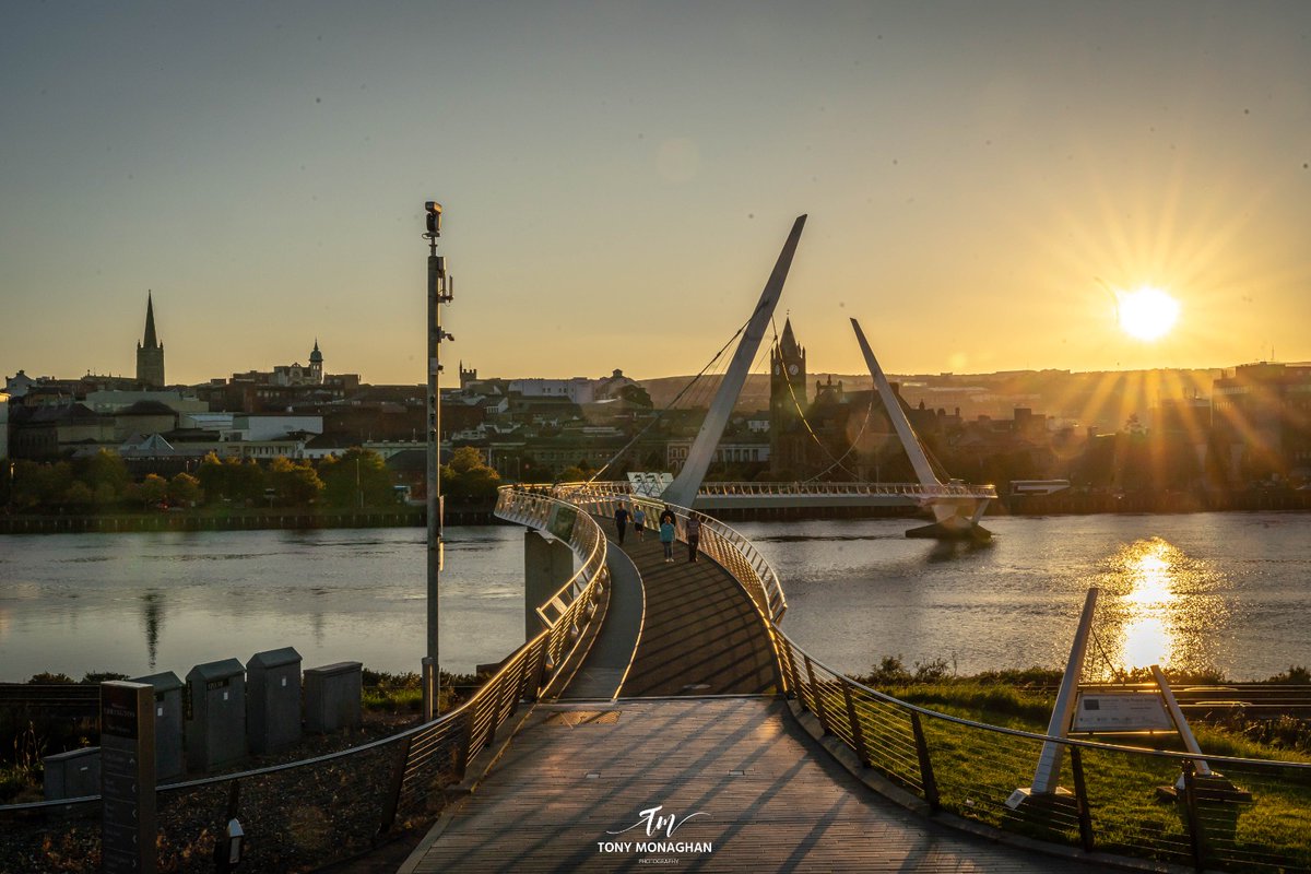 September Sunset at Derry's Peace Bridge

#Derry
#PeaceBridge

<a href="/barrabest/">Barra Best</a>
<a href="/WeatherCee/">Cecilia Daly</a> 
<a href="/angie_weather/">angie phillips</a> 
<a href="/bbcniweather/">BBC NI Weather</a> 
<a href="/nirailways/">NI Railways</a> 
<a href="/Translink_NI/">Translink</a> 
<a href="/NWSharingZone/">NW Ireland 2040</a>