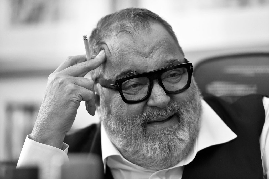 gabruzo's tweet photo. Jorge Lanata está grave, se encuentra con respiración asistida por una neumonía y una fuerte infección urinaria. 

Fuerza Gordo!!! https://t.co/lIV7EnxovJ