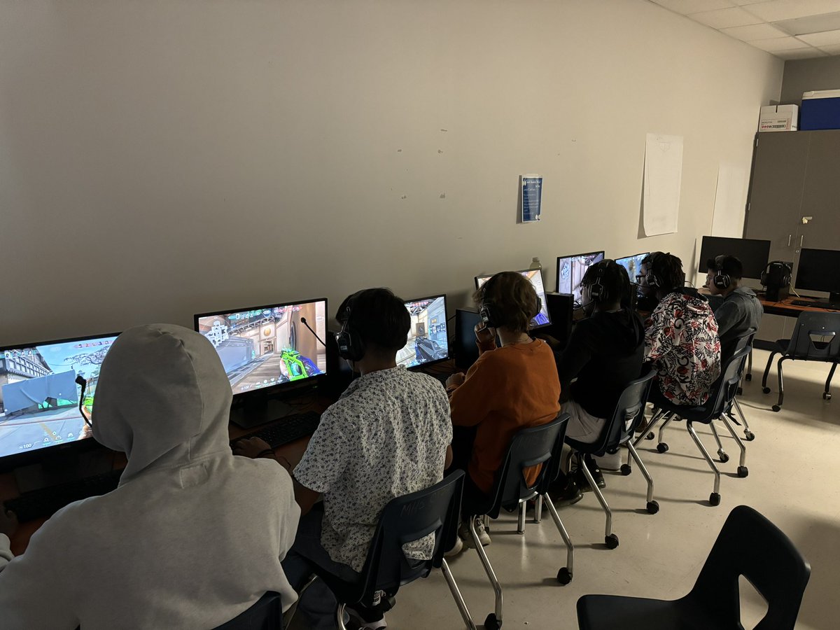 markatmsum's tweet image. Week 1 of Maverick Esports!