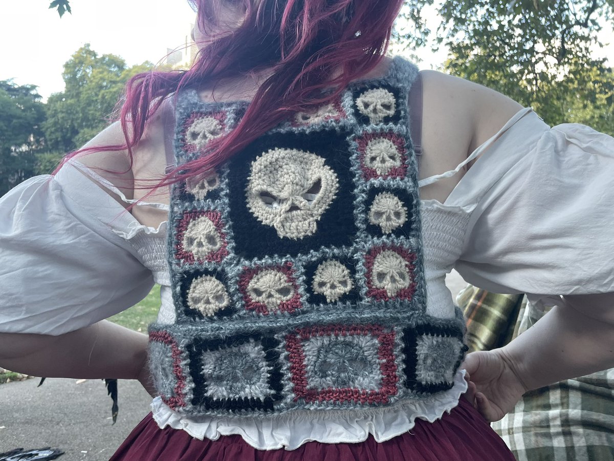 neldazor's tweet photo. Had an amazing time yesterday @HighRollersDnD live in london, I managed to rush finish my outfit on the way down & I’m so happy I got to meet some amazing new friends before the show!
I’m so proud of the HR gang and community for making this happen & #RollOnSunday
#HRLive https://t.co/fofzdbWgak