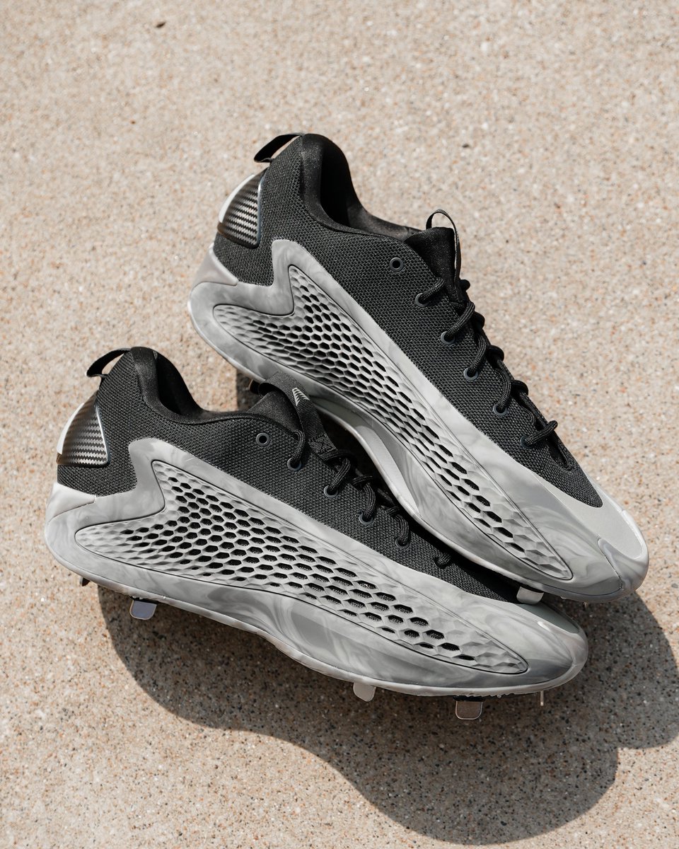 Nice Kicks (@nicekicks) on Twitter photo Minnesota Twins Pitcher Bailey Ober is set to wear custom adidas AE 1 Low cleats for tonight’s game ⚾️🔥 <a href="/winonakicks/">WinonaKicks</a> Minnesota Twins Pitcher Bailey Ober is set to wear custom adidas AE 1 Low cleats for tonight’s game ⚾️🔥 <a href="/winonakicks/">WinonaKicks</a>