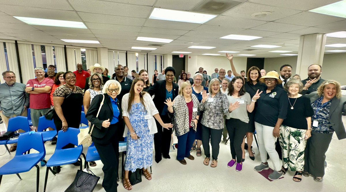 Good vibes and great progress at the Westbury Civic Club meeting! 🎉 Celebrated our community wins, gave a big shoutout to outgoing president Cindy Chapman, and welcomed the newly elected officers. Here's to more amazing things ahead for Westbury and District K!