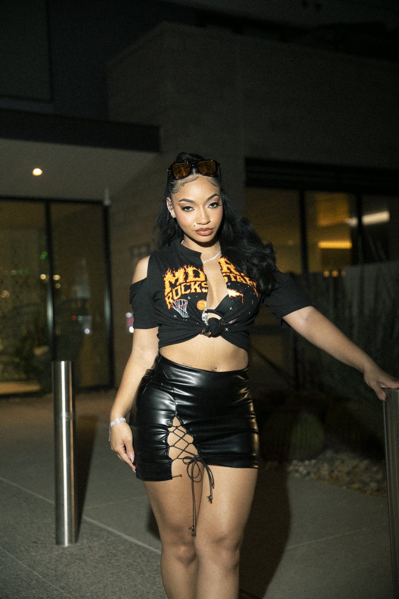 JT HOLMES tweet media