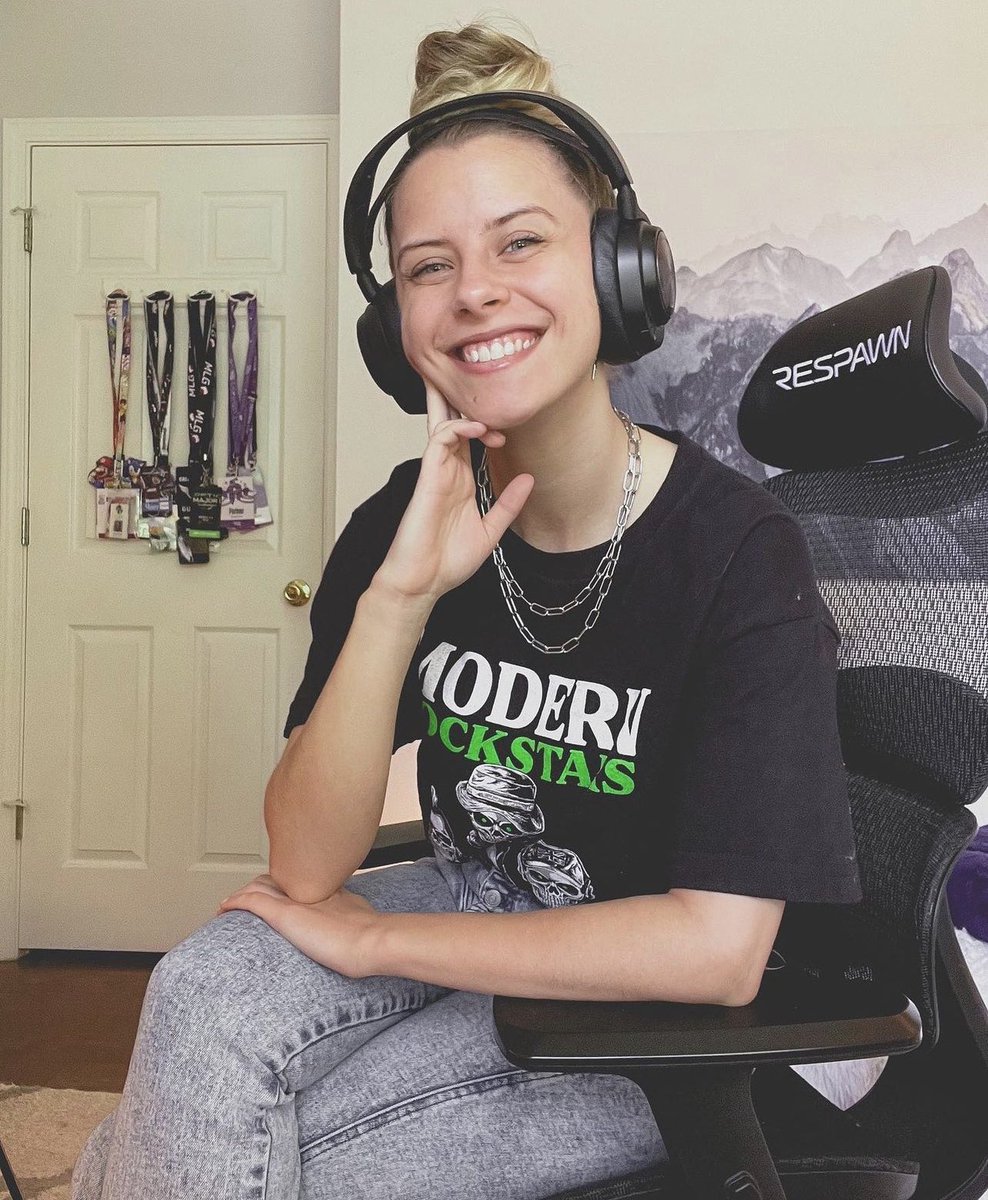 JT HOLMES tweet media