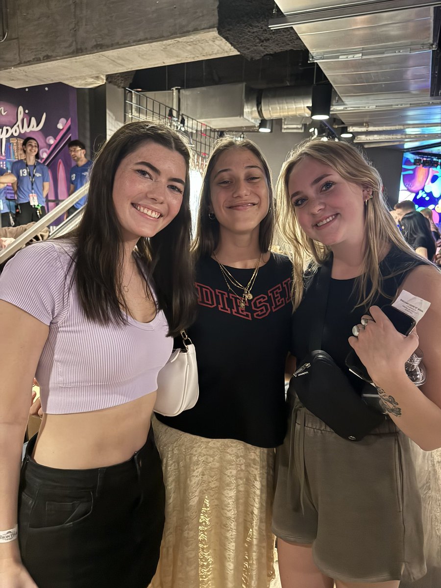 shelbysbelby's tweet image. grace enger and rosie my fav obsessions