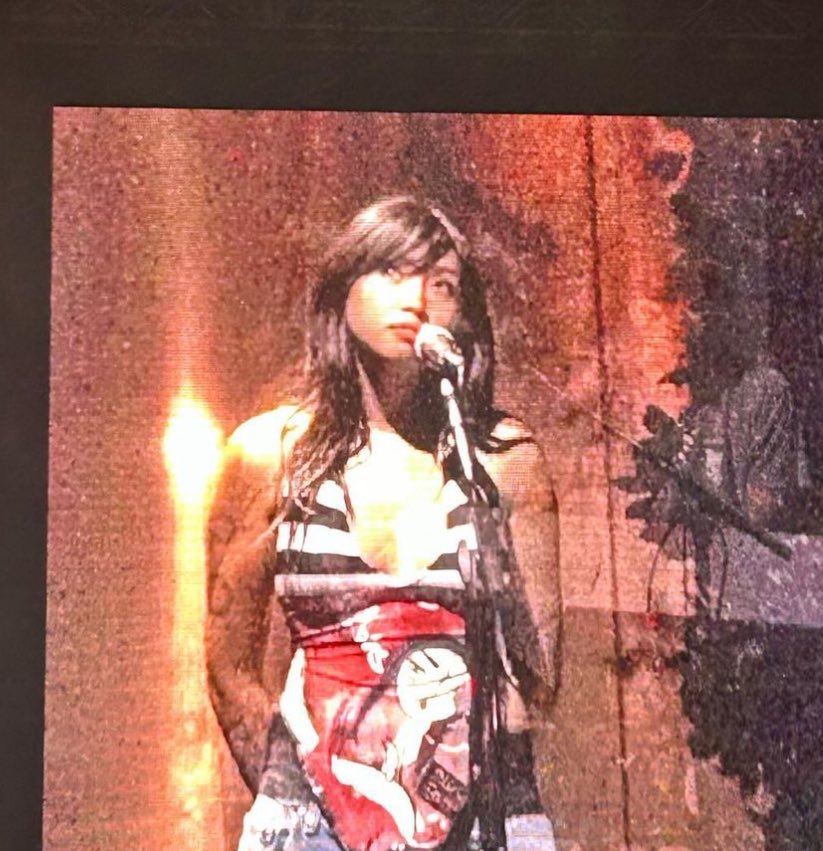 beaschapel's tweet photo. THIS OUTFIT? https://t.co/cocuzhtXRw