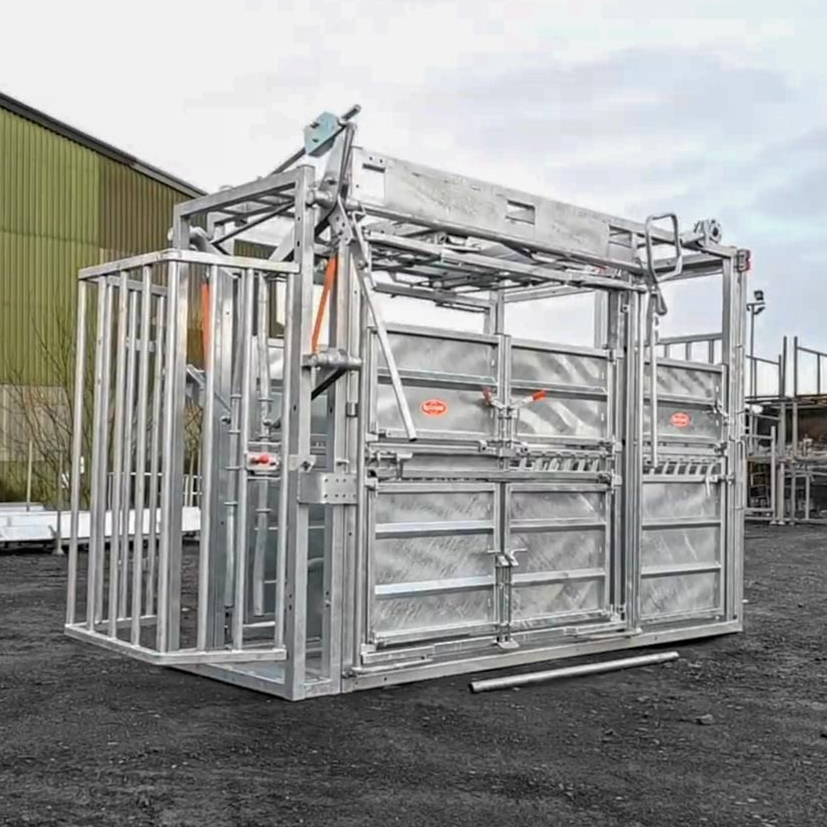 🐂 😍 🐂
In our crates, a gentle squeeze eases your animal's nerves during tasks. 🐮 

Don't forget our crates now feature rubber flooring for added safety and comfort! 🙌

Discover the Manual Squeeze Crate online now: ow.ly/K5VN50KX9wo

#RitchieAgri
