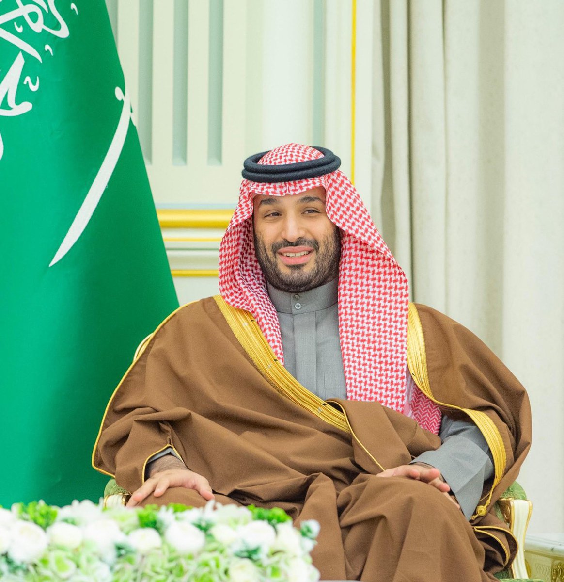 تجي ضحكتك في بالي المُرهق المرتاب 
مثل لفحة النسنـاس في وجه متوضّـي ♥️