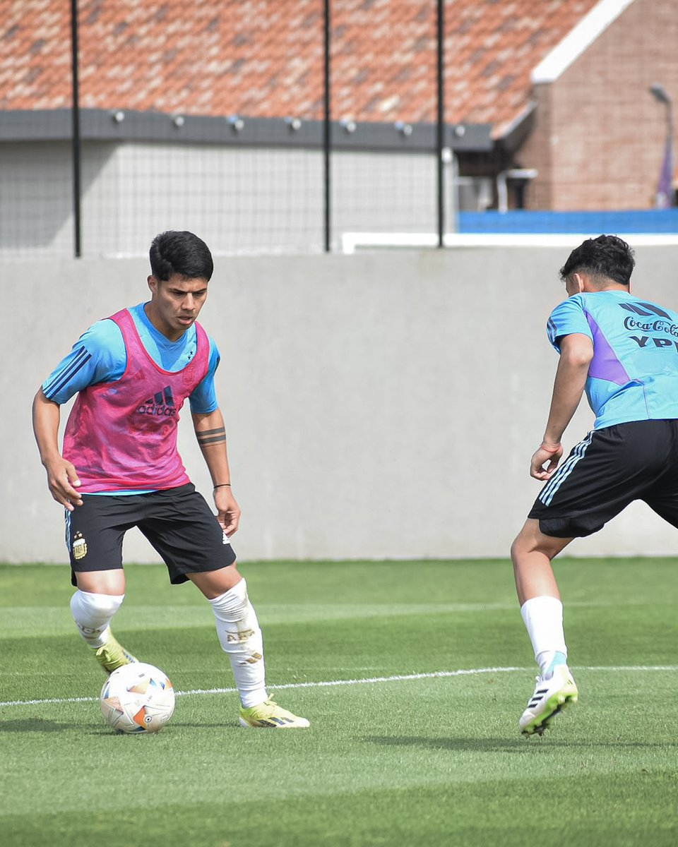 🇦🇷 Uriel Ojeda, jugador de la Séptima División de #SanLorenzo, fue convocado para disputar con Argentina el Sudamericano Sub 15, que se realizará del 4 al 19 de octubre en Santa Cruz de la Sierra (Bolivia).

👏 ¡Felicitaciones, Uri, y muchos éxitos!
