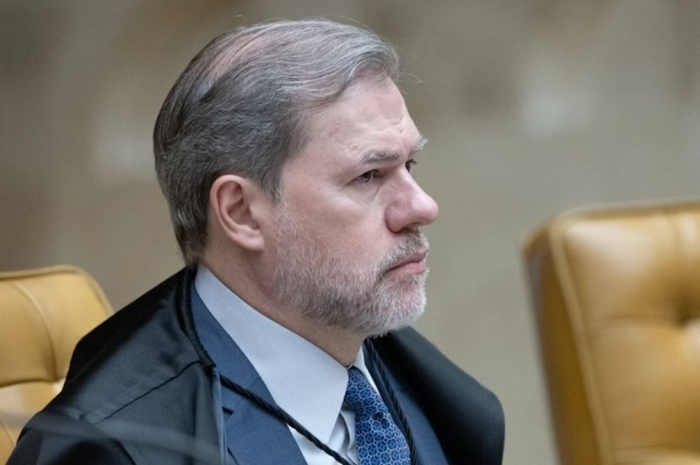 TumultoBR's tweet photo. Com problemas no pulmão, Dias Toffoli não tem previsão de alta.

Vamos fazer uma oração? 🤣 https://t.co/Tcu7nvUf97