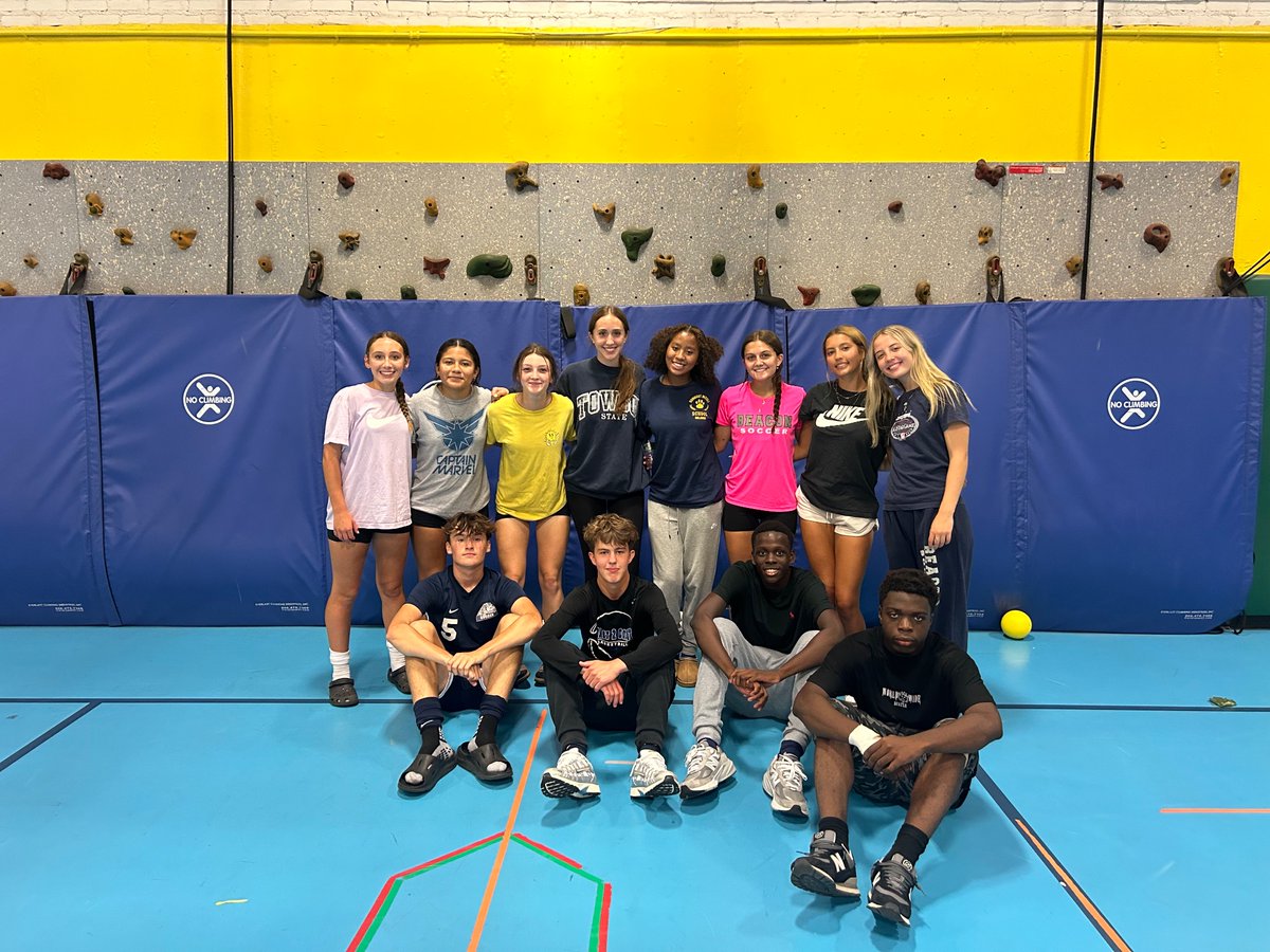 We had a blast participating <a href="/Sargent_Stars/">SargentStars</a>  meet the teacher night! #CommunityEngagement  📚 ⚽️ 🏫 
<a href="/Cathryn_Biordi/">Ms. Cathryn Biordi</a> 
<a href="/Marissa__Benson/">Marissa Benson</a> 
<a href="/Coach_DelBene/">Carolann Del Bene</a> 
<a href="/BCSDBulldogs/">Beacon Athletics</a> 
<a href="/BCSDSoccer/">Craig Seaman</a>