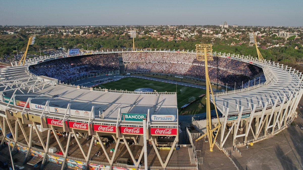la1913com's tweet photo. 🔥 El clásico cordobés se jugará con público del único club grande de #Córdoba.

🏟️ El próximo domingo 6, #Talleres recibirá a Belgrano desde las 16.30 con el 100% de los hinchas Albiazules. Se esperan cerca de 60 mil hinchas, otra vez. ¡A llenar el Kempes, como toda la vida! https://t.co/ycdMDY3EgE