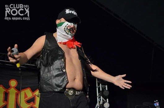 ElClubDelRock's tweet image. Y ahora, ¿quién nos va a cuidar? John Lepe, mejor conocido como Juan Brujo, el patrón y vocalista de @brujeria, murió esta mañana tras sufrir un infarto. ¡Rest in Power, Brujo!

elclubdelrock.com/noticias/y-aho…

📸 @RachelNitro