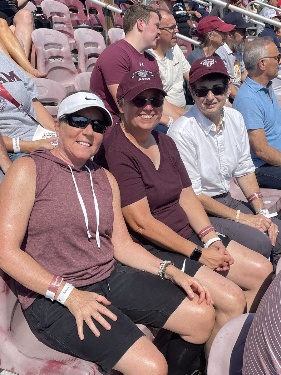 MarymountColl's tweet image. Marymount Alumnae @FordhamNYC Homecoming 2024
#welcomeback 
#MCBlue
#Rams
#homecoming2024
#footballseason