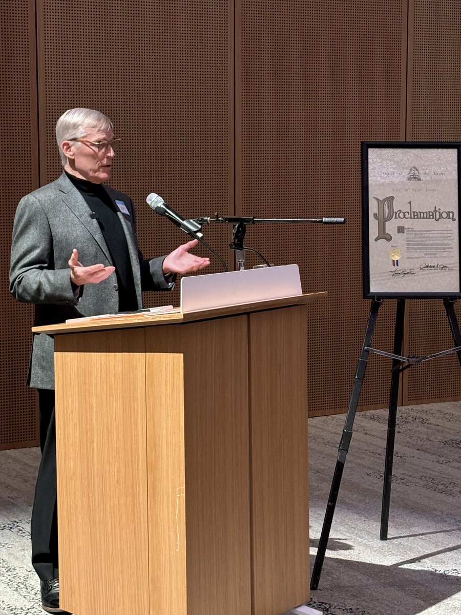 DanforthCenter's tweet photo. Joe Cornelius, CEO Gates Ag One, shares his thoughts on climate innovation and the power of biology at tonight's opening dinner for #ClimateInnovationDay. 

"The @gatesfoundation agrees that St. Louis is the place to be if you are in #agtech," he says. https://t.co/uGEsKEdPSB