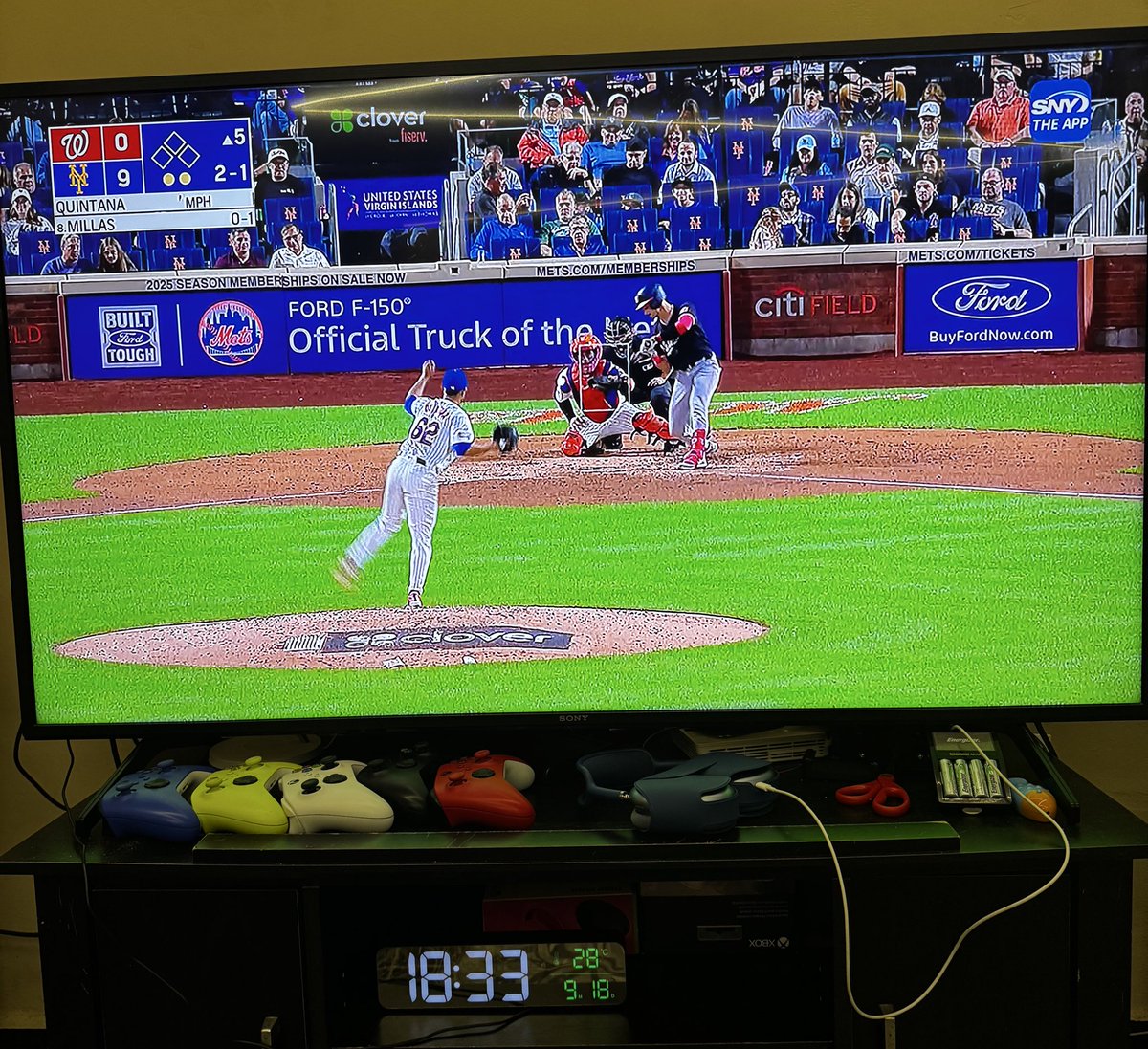KellyBH_'s tweet image. Aquí disfrutando el juego de los @Mets con la mejor narración de MLB en español, obvio a cargo de @LosMetsRadio. Vamos por ese boleto a Playoffs. Un saludo desde CDMX.

#LetsGoMets
#VamosMets