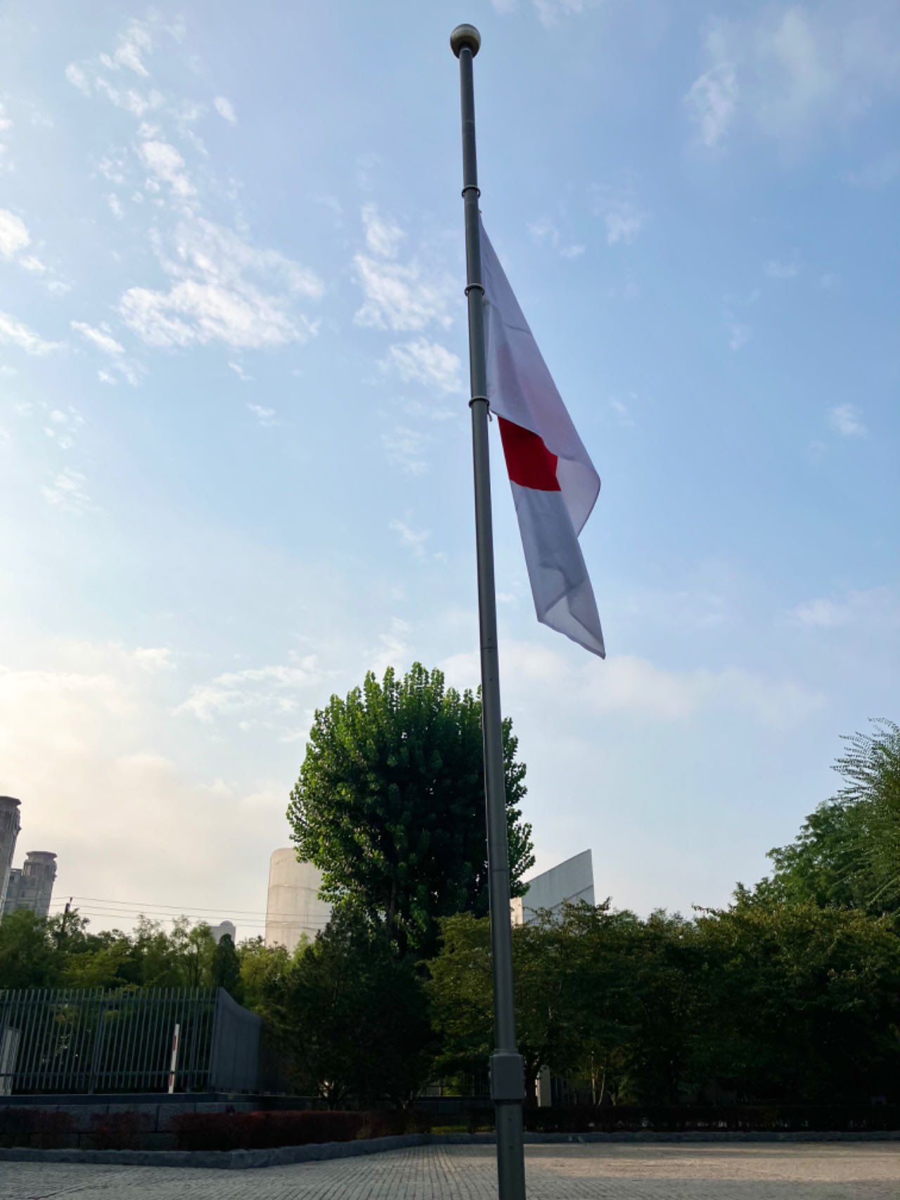 日本男孩遇刺身亡震撼日本社区 考虑员工家属回国